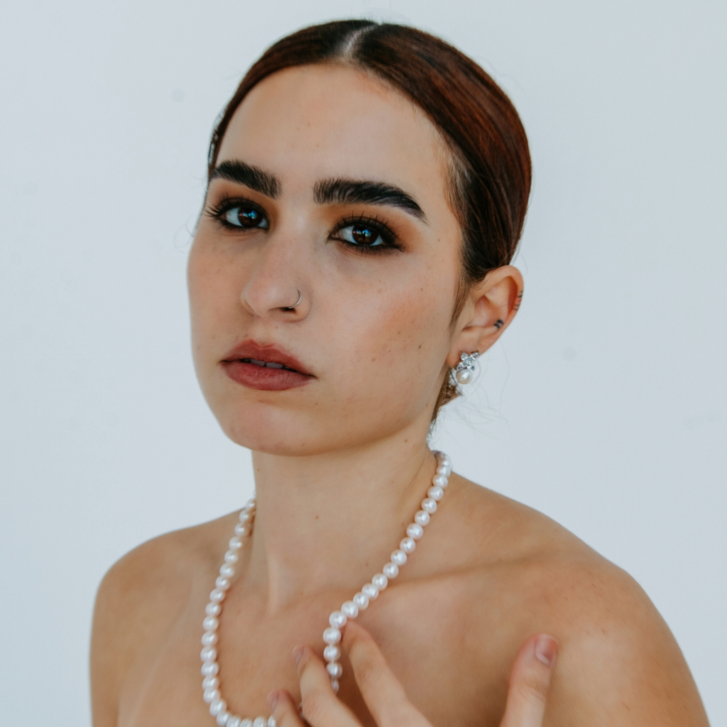 Gabrielle Pearls Model Photo 2.webp