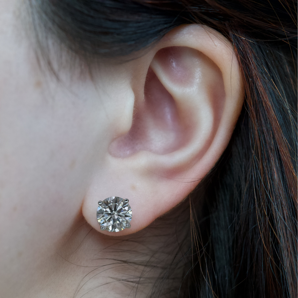 Delacroix Diamonds Model Photo.webp