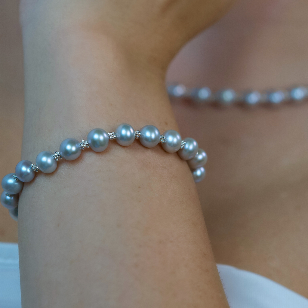 Arnolfini Blue Pearl Bracelet Model Photo.webp